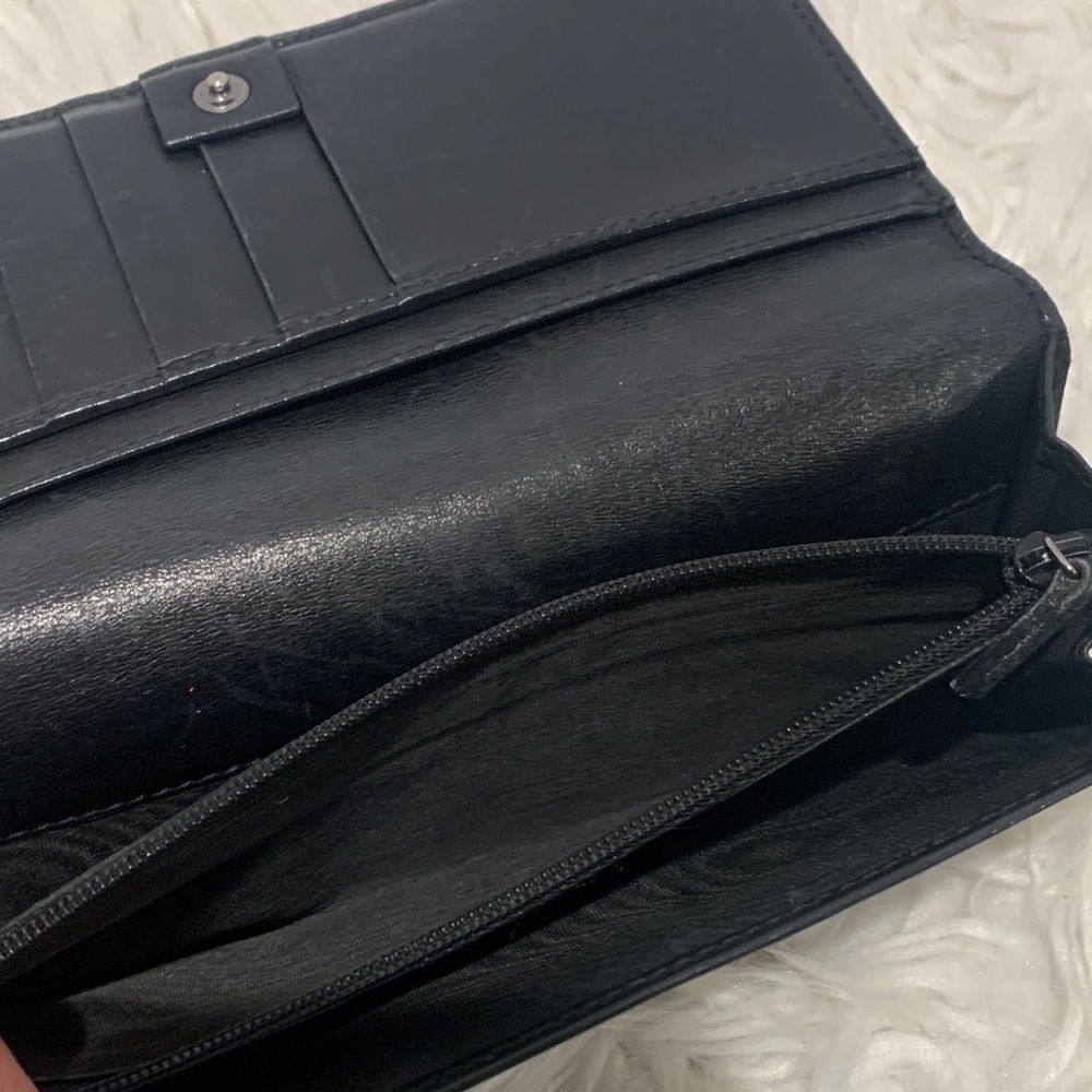 Gucci GG Signature Monogram Embossed Black Leather Long Flap Wallet - Picture 10 of 16